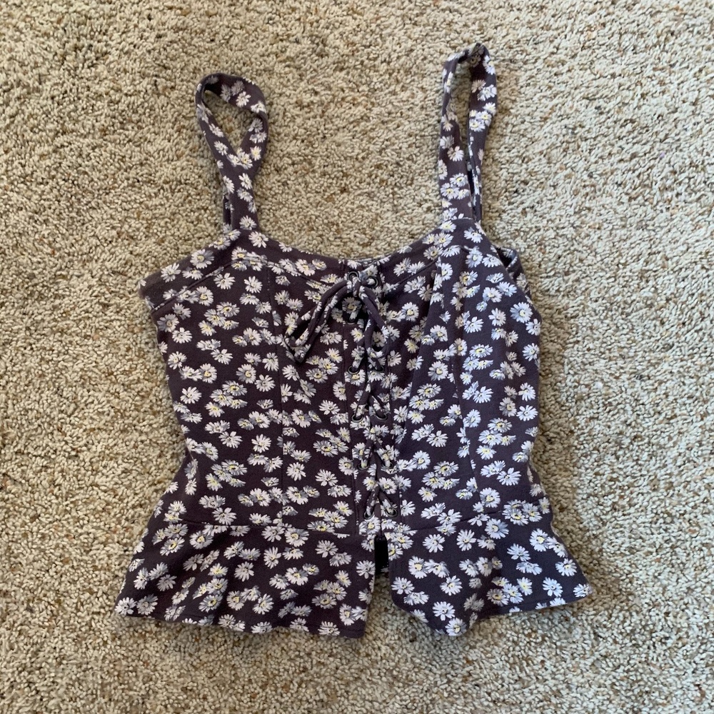 Super cute daisy tank top